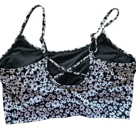 Black and White Floral Crop Top and Bike Short Set - Picture 3 of 8